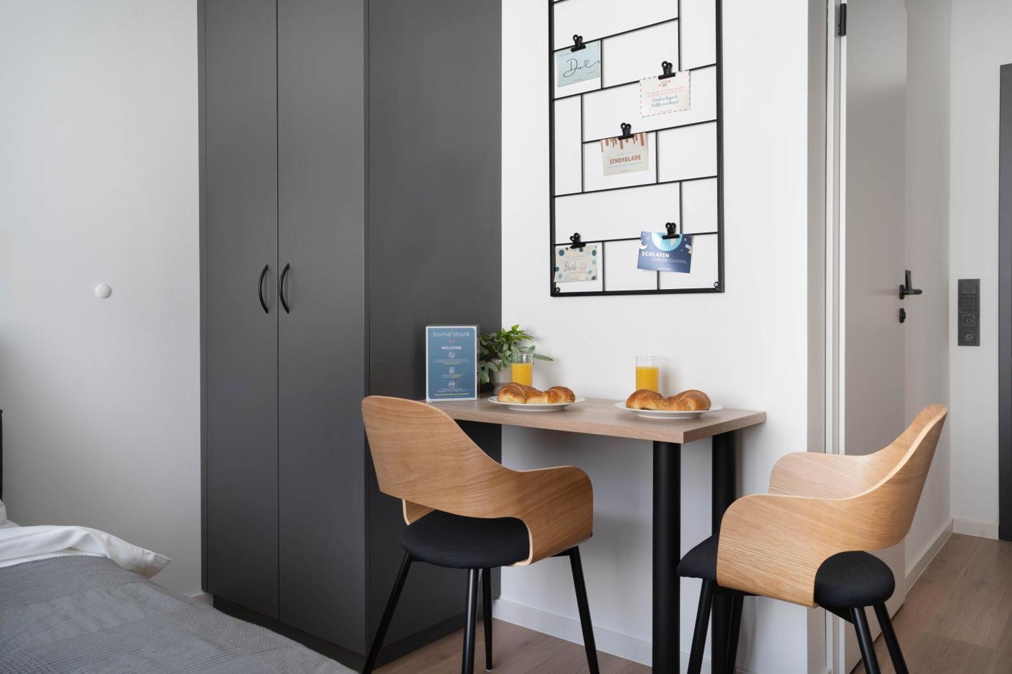 Central Bonn Apartments I Private Parking I Home2Share Екстер'єр фото