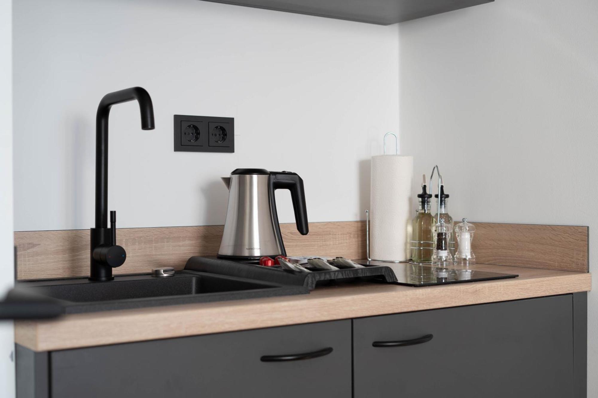 Central Bonn Apartments I Private Parking I Home2Share Екстер'єр фото